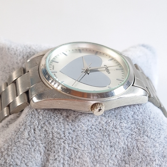 American Eagle Outfitters Ladies Stainless Steel Wrist Watch, New Battery - Picture 3 of 9